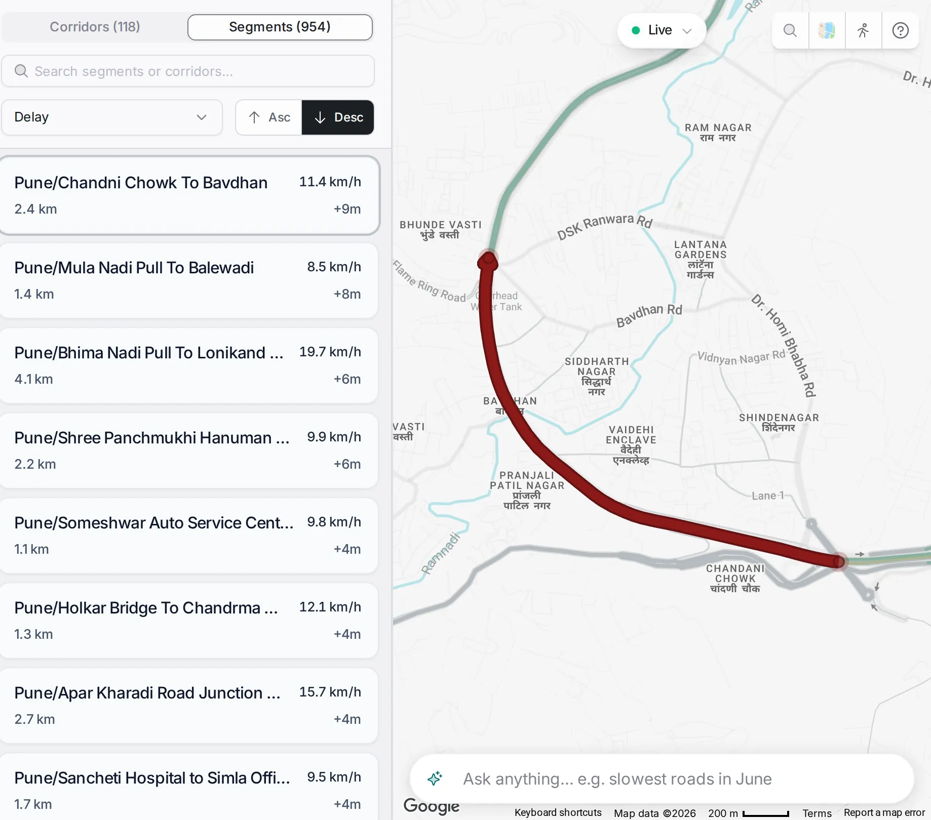Segments view: a list of segments with the speed, length and delay of each; the selected segment is drawn in dark red on the map